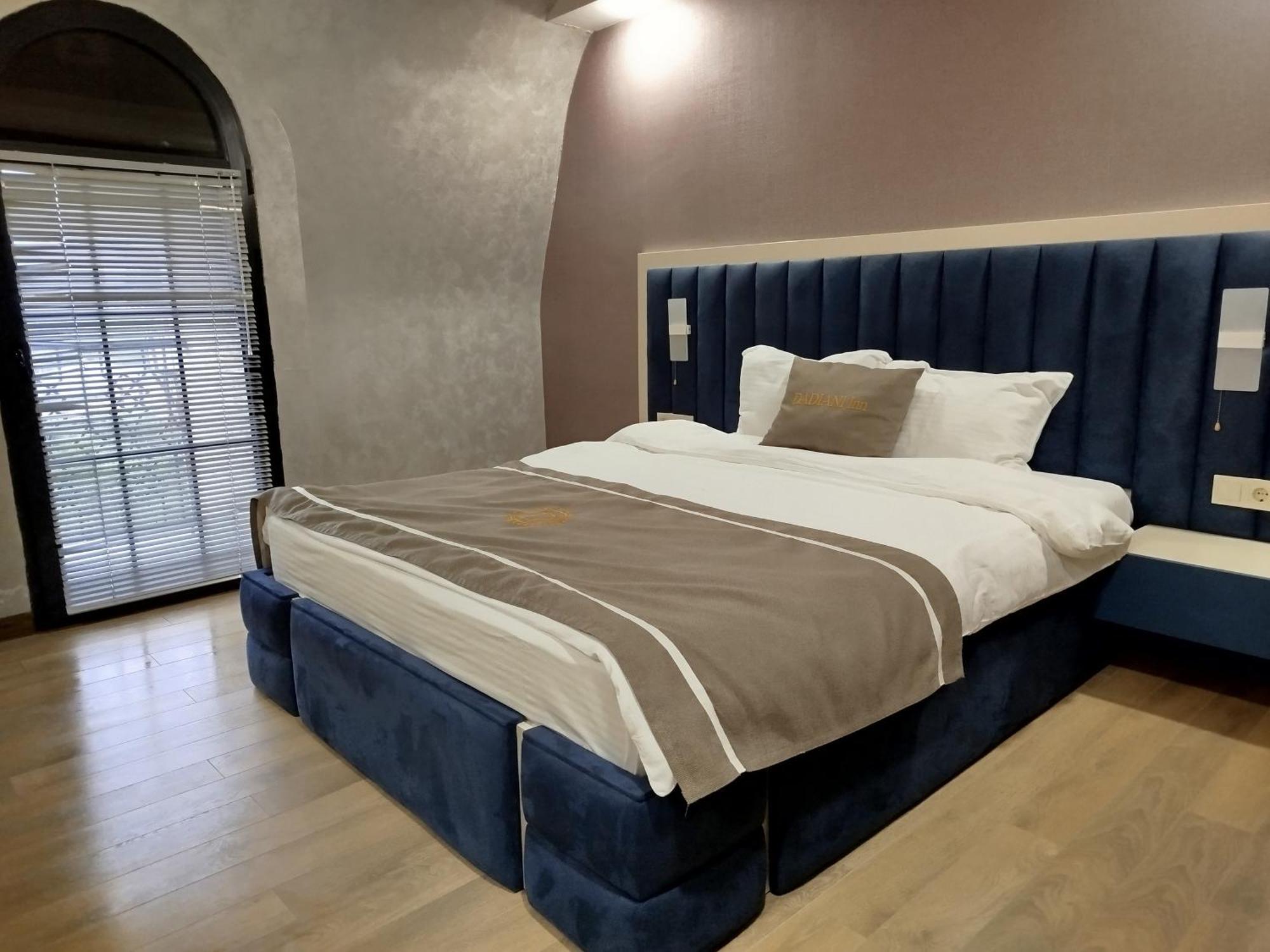 Dadiani Inn Зугдиди Екстериор снимка