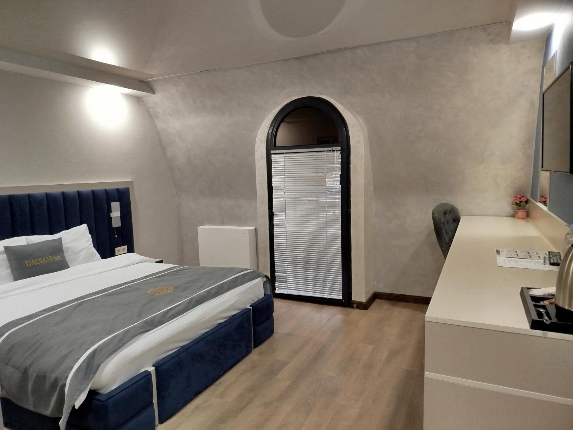 Dadiani Inn Зугдиди Екстериор снимка